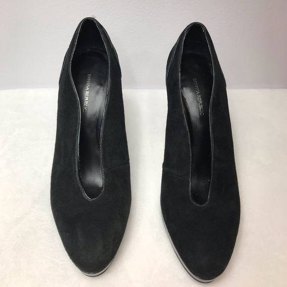 Banana Republic - Black Suede Leather Pumps - Picture 2 of 5